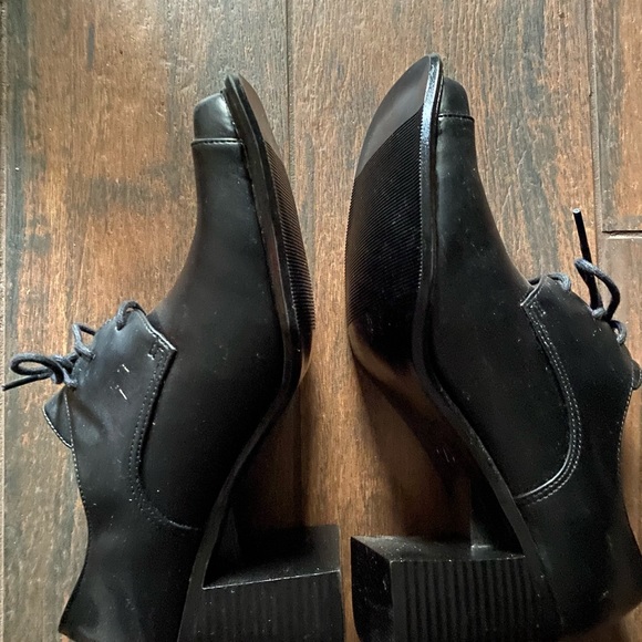Highlights Oxford Style Shoes - Picture 3 of 4
